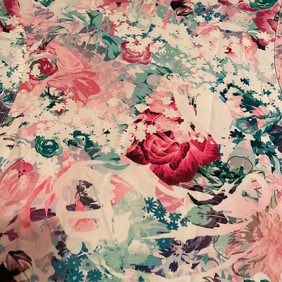 EUC women’s HeartSoul scrub top, size small - Picture 6 of 6